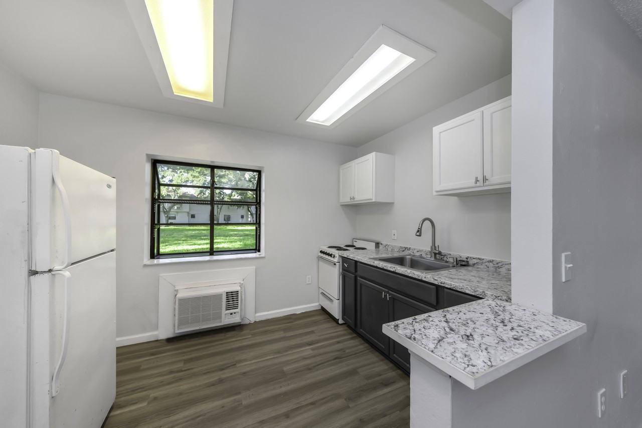 2122 Bradford Street - 1Unit 501 #1 - Photo 4 of 10