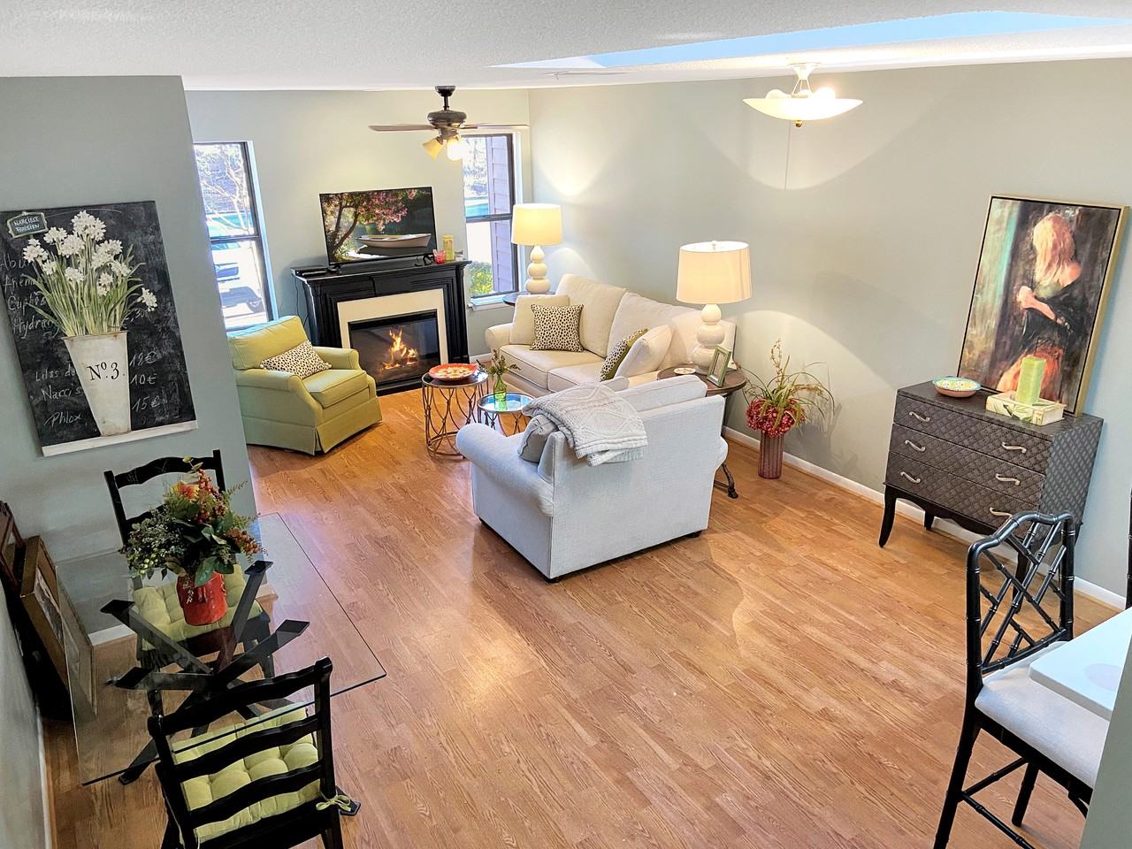 1575 Ivy Trce #1575 - Photo 3 of 17