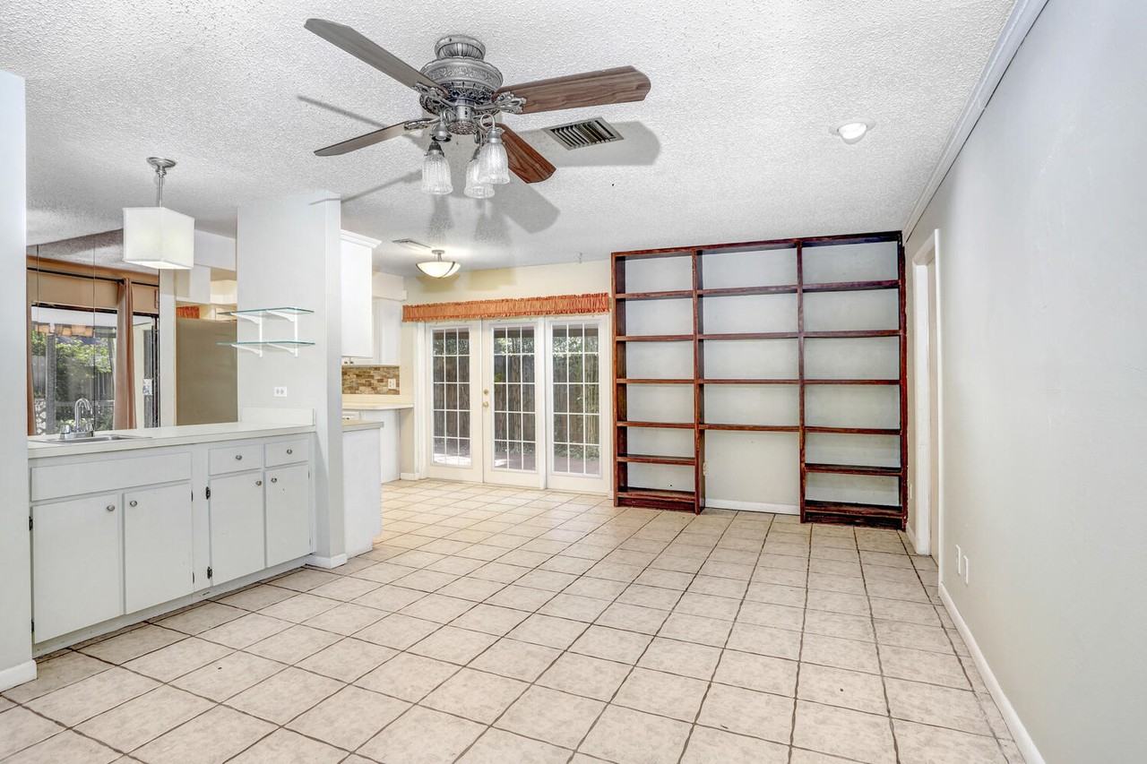 4504 Stonehenge Rd #1 - Photo 4 of 9