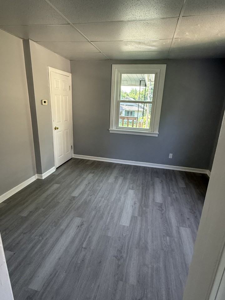 114 Penhale Ave #1 - Photo 4 of 8