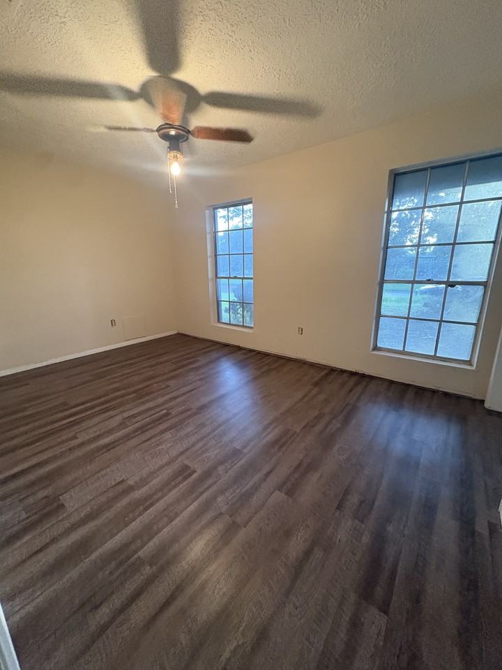 706 Redstone St #1 - Photo 3 of 26