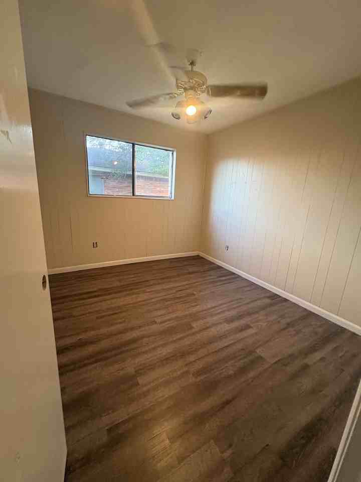 706 Redstone St #1 - Photo 7 of 26