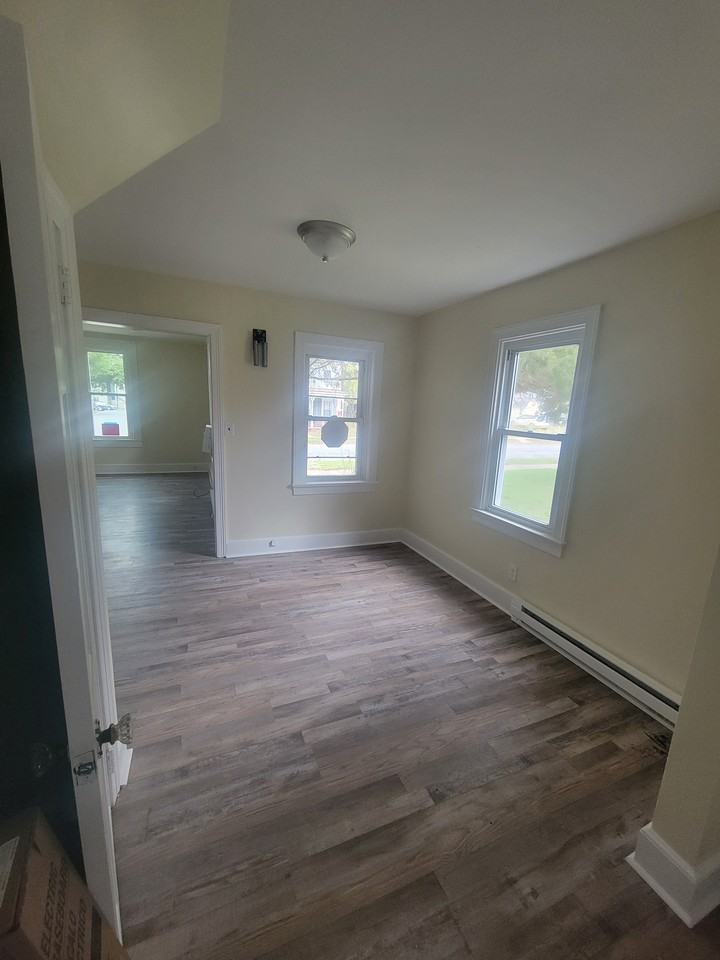 306 Franklin St #B - Photo 2 of 9