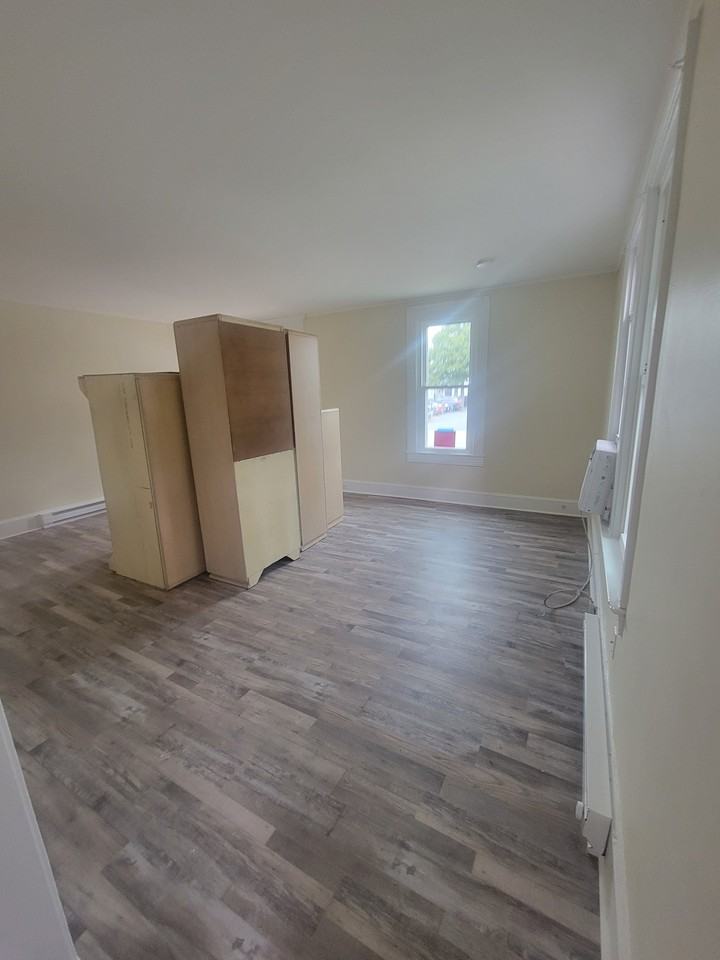 306 Franklin St #B - Photo 3 of 9