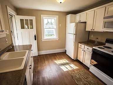 829 Chicago Ave #1 - Photo 2 of 13