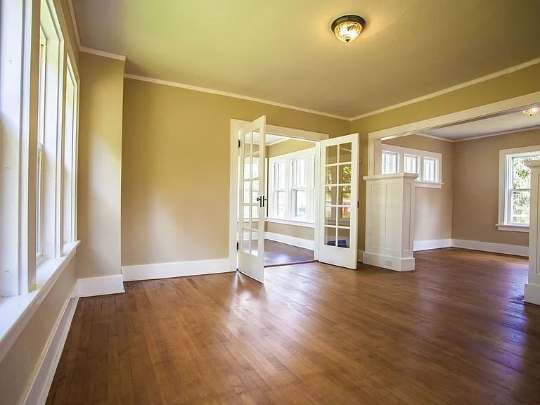 829 Chicago Ave #1 - Photo 4 of 13