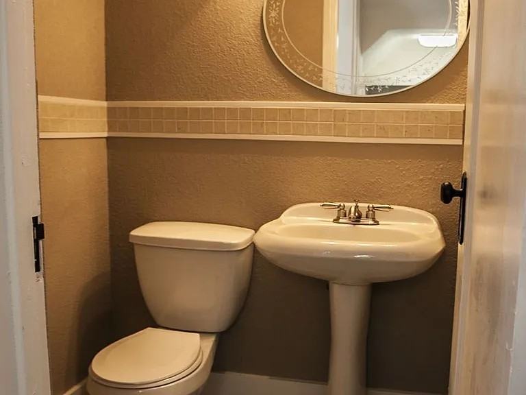 829 Chicago Ave #1 - Photo 7 of 13