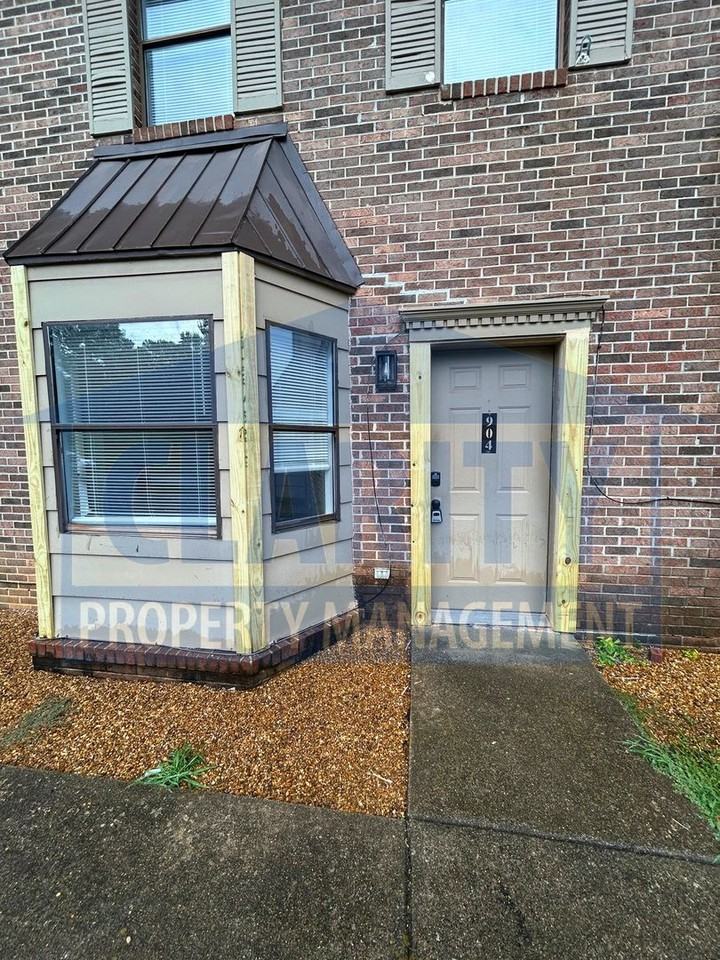 904 Valley Head Rd Nw - Photo 2 of 16