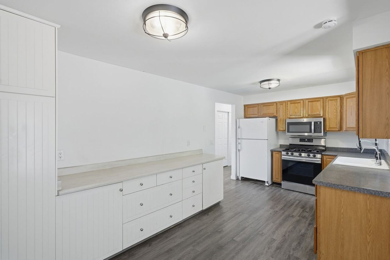 3671 W Cordelle Cir - Photo 2 of 30
