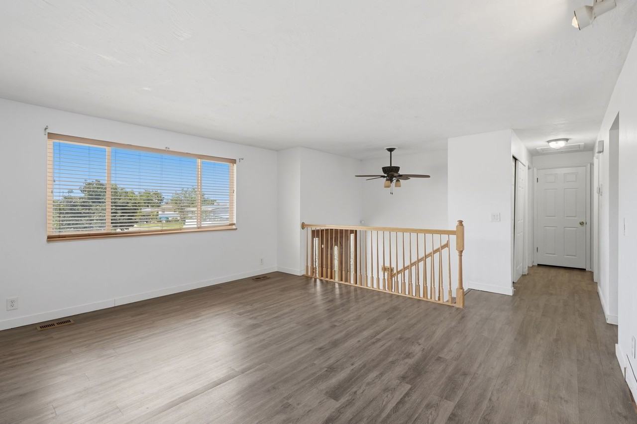 3671 W Cordelle Cir - Photo 3 of 30
