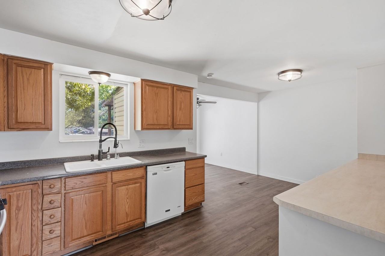 3671 W Cordelle Cir - Photo 6 of 30