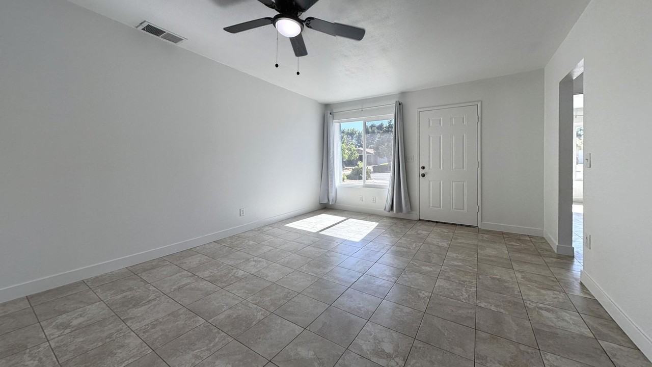 228 Janan Ct - Photo 4 of 18