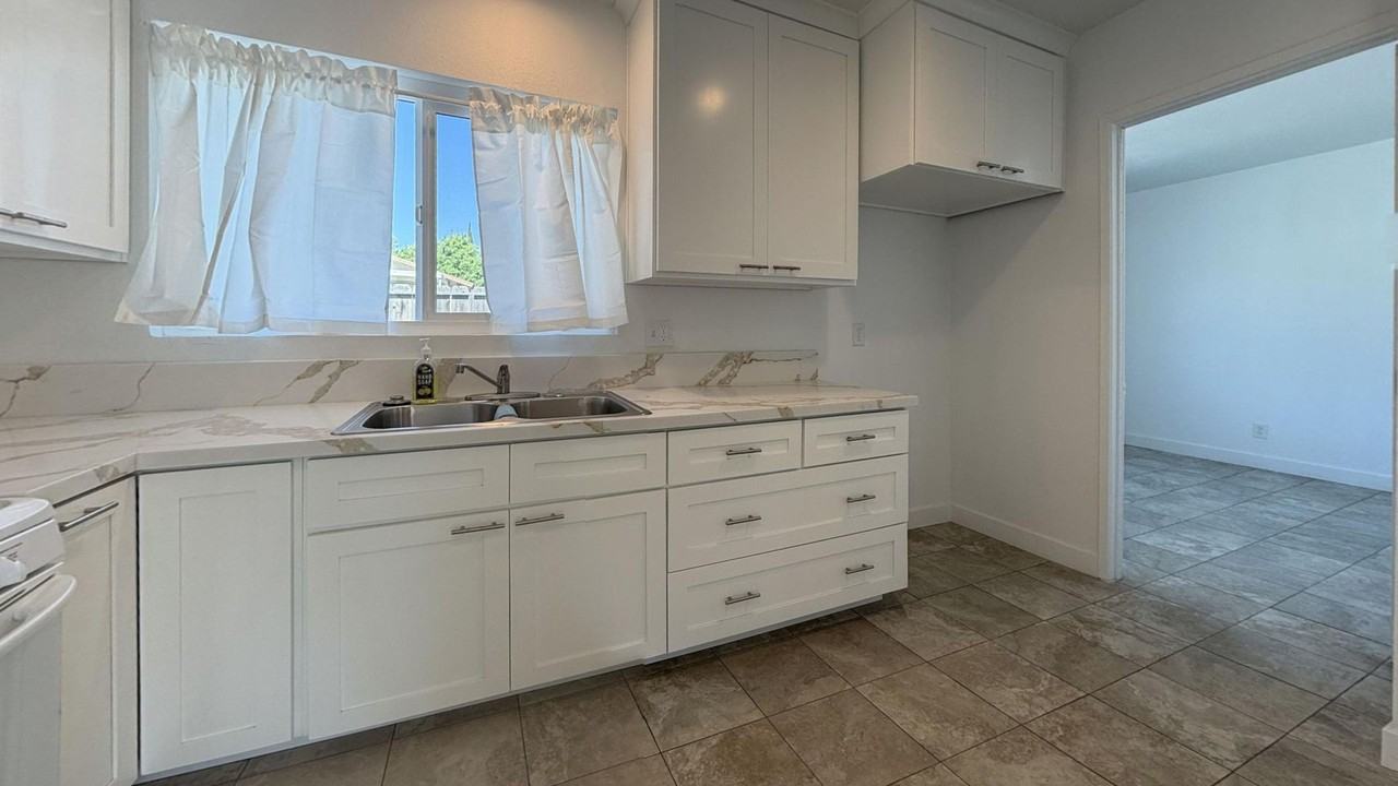 228 Janan Ct - Photo 5 of 18