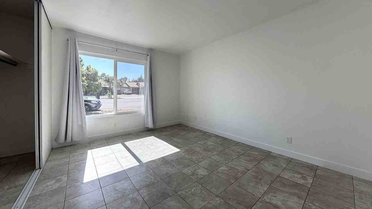 228 Janan Ct - Photo 7 of 18