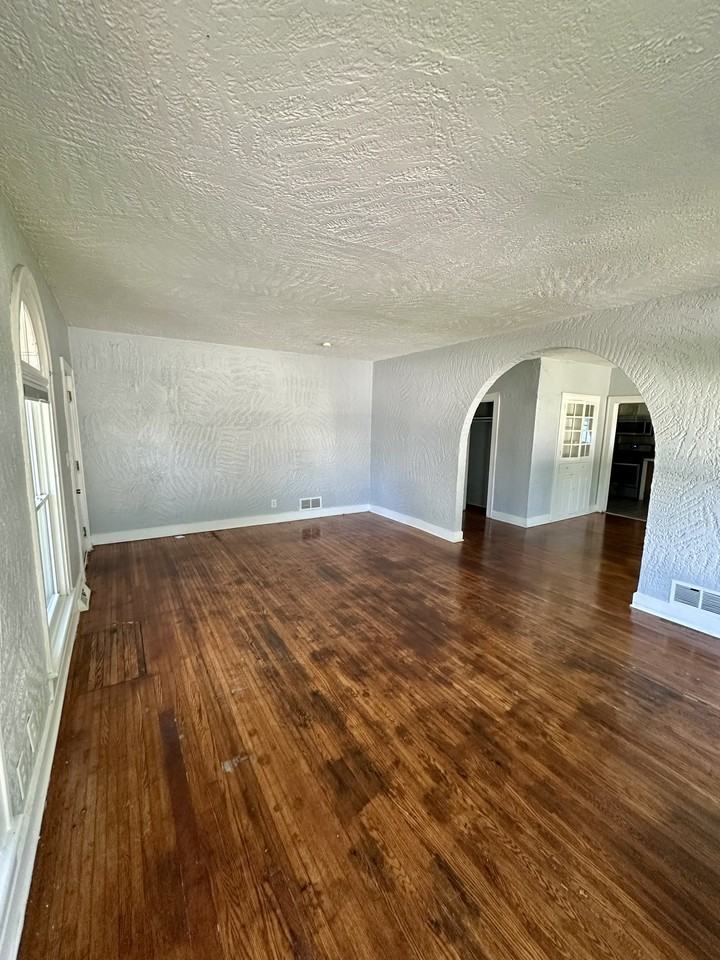 129 W 3rd St #1 - Photo 3 of 13