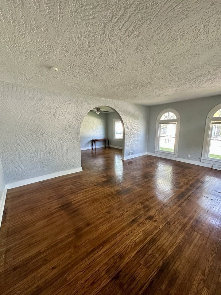 129 W 3rd St #1 - Photo 4 of 13