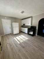 featured image of 810 E 8th St #C
