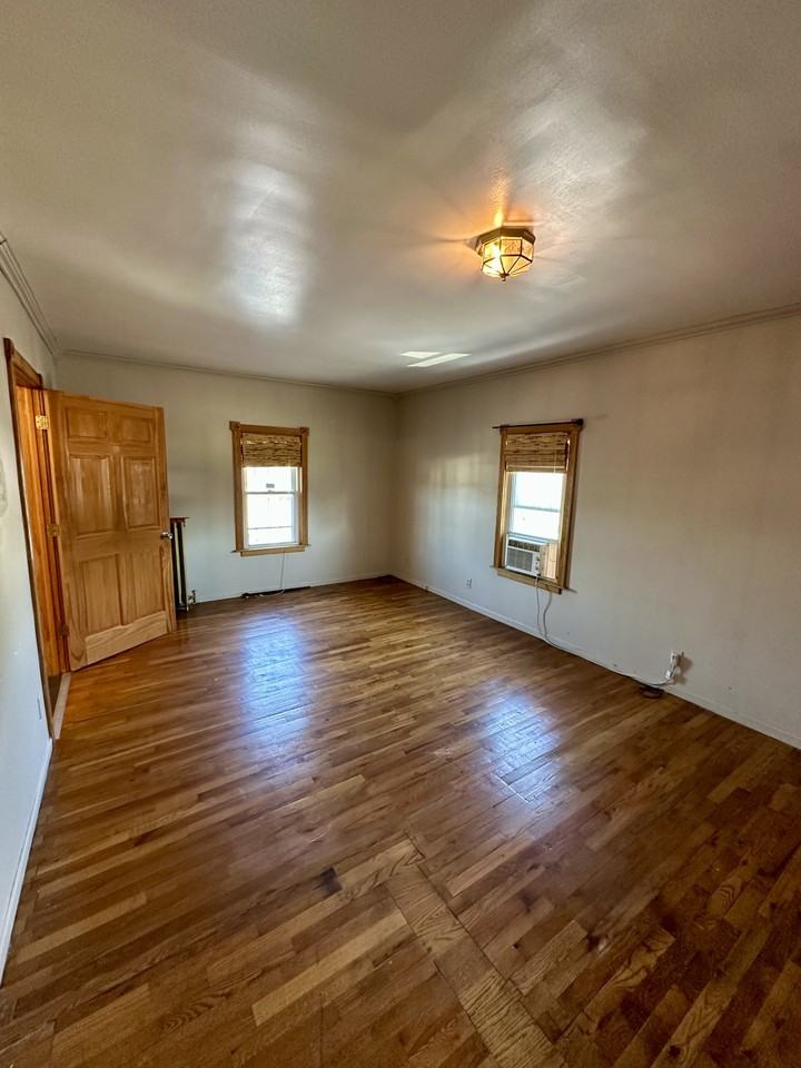 810 E 8th St #C - Photo 6 of 8