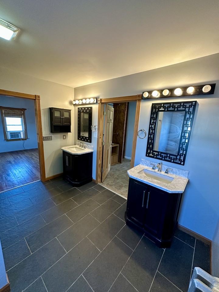 810 E 8th St #C - Photo 7 of 8