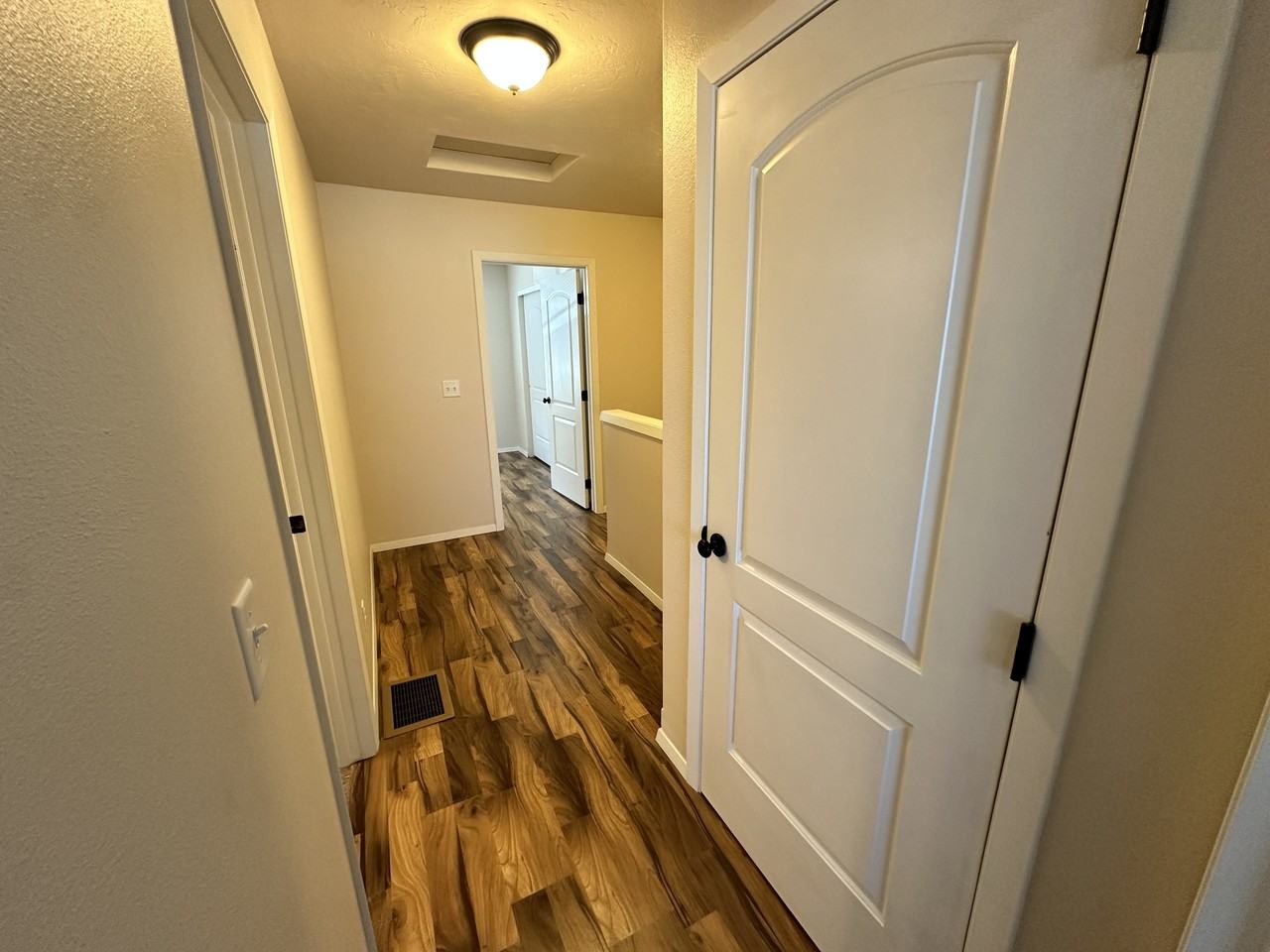 6205 North Astor StreetApt 4 #6205-4 - Photo 7 of 12