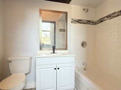 581 Pierre Ave #1 - Photo 4 of 10