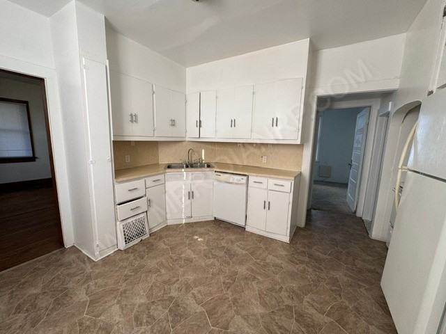 1706 Sinclair St #1 - Photo 4 of 10