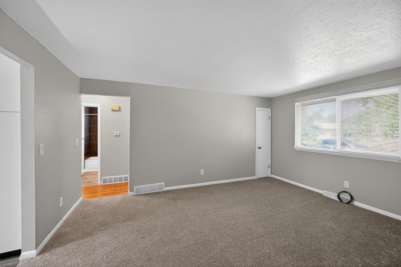 26 Newland Ct #1 - Photo 5 of 49