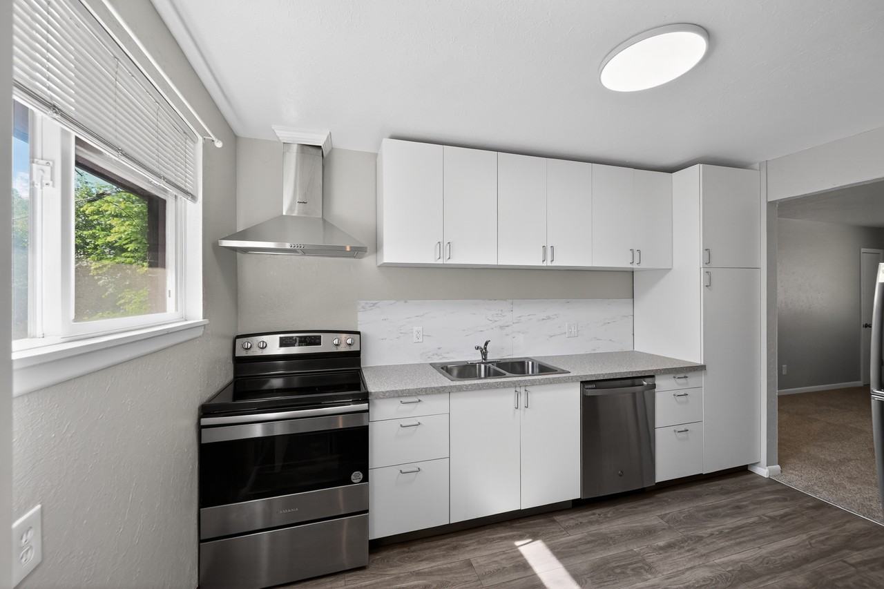 26 Newland Ct #1 - Photo 6 of 49