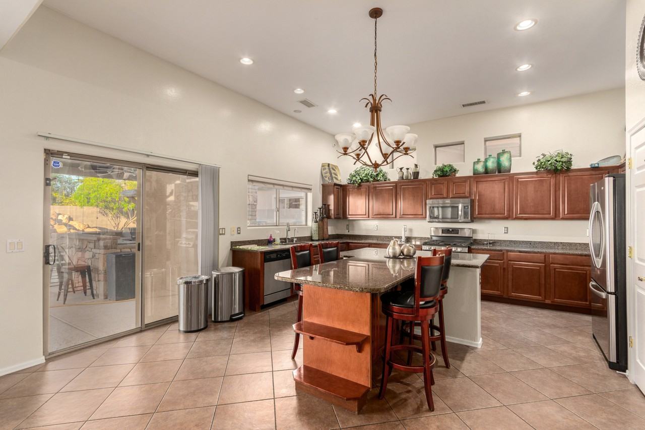 5420 W Sunland Ave #1 - Photo 4 of 11