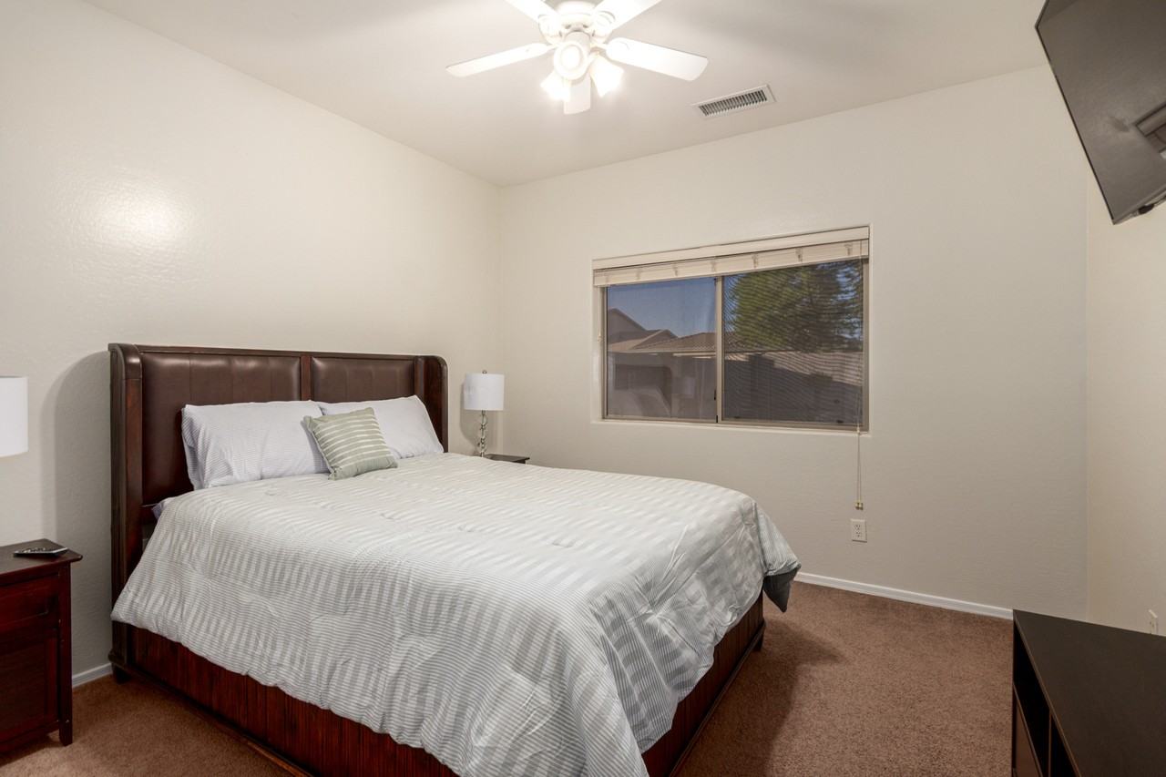 5420 W Sunland Ave #1 - Photo 7 of 11