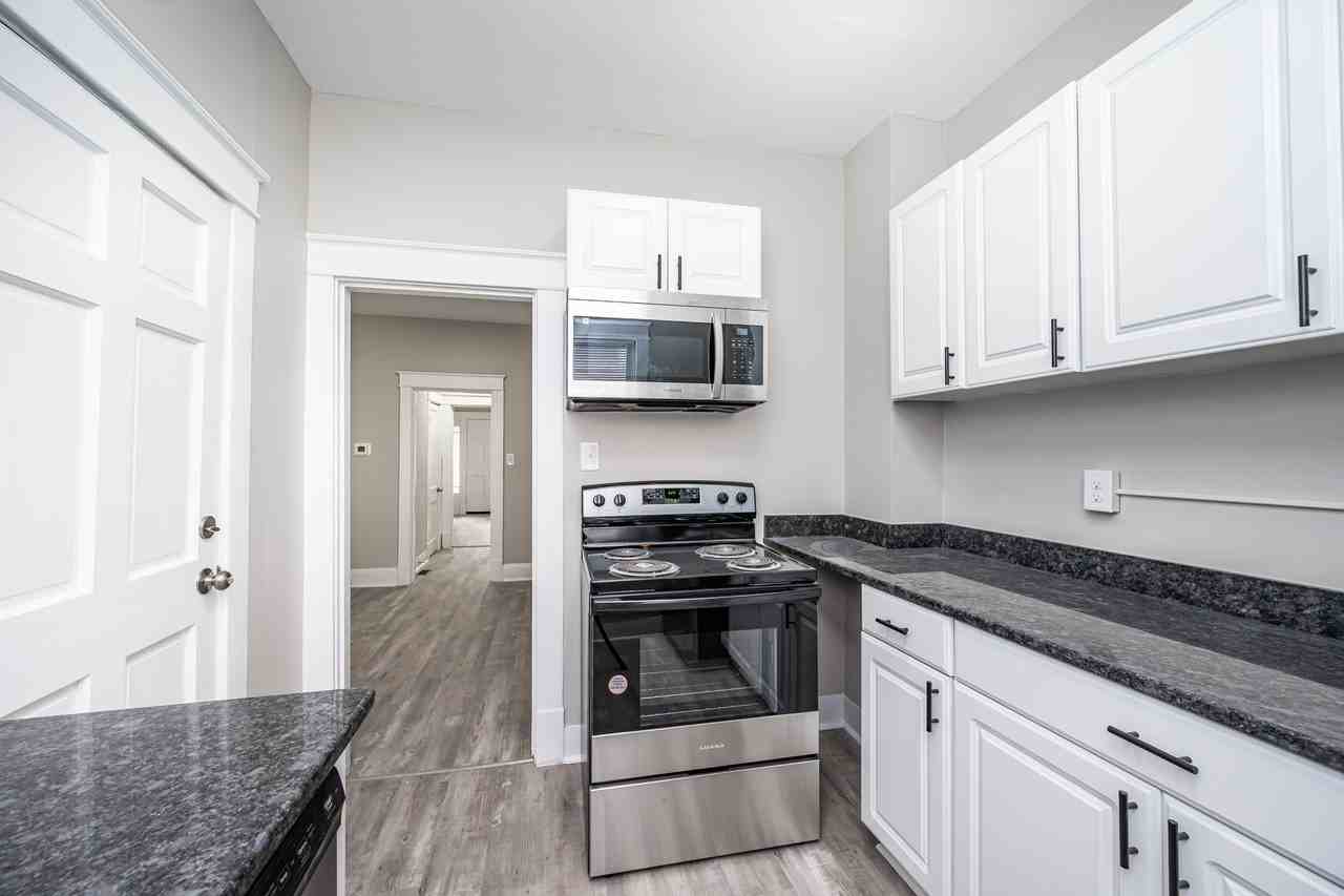 1019 Bank St #1 - Photo 2 of 19