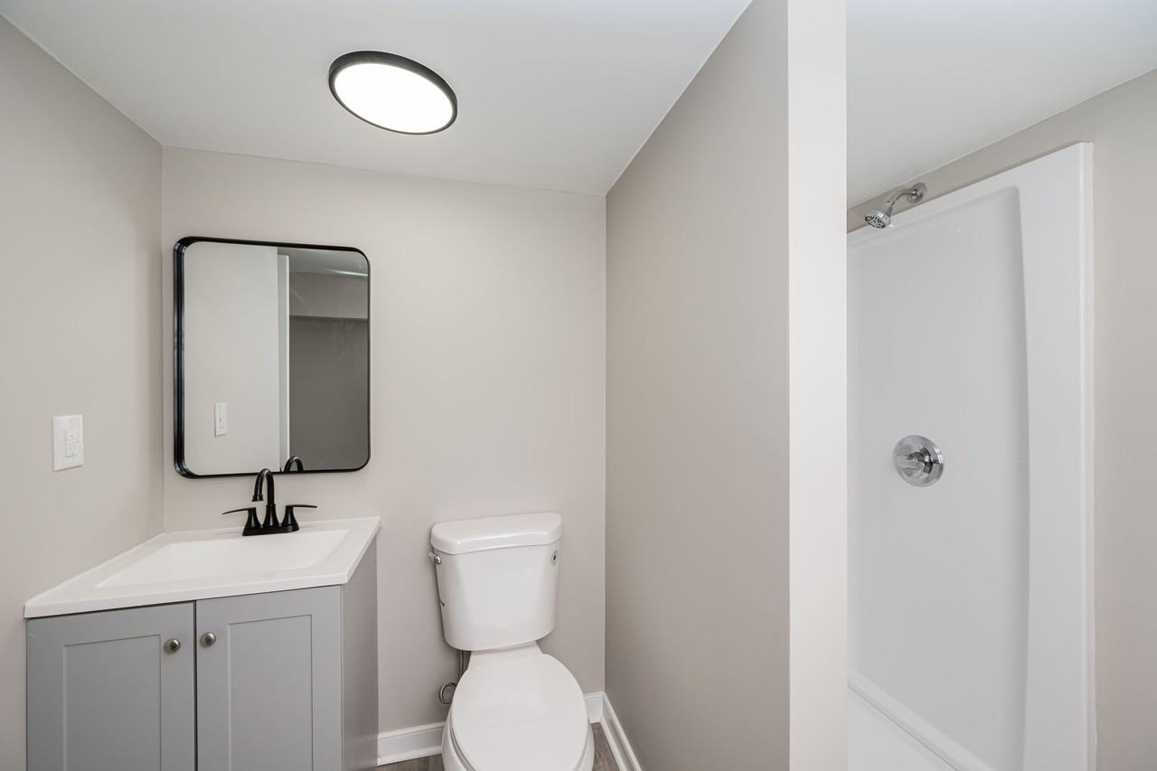 1019 Bank St #1 - Photo 4 of 19