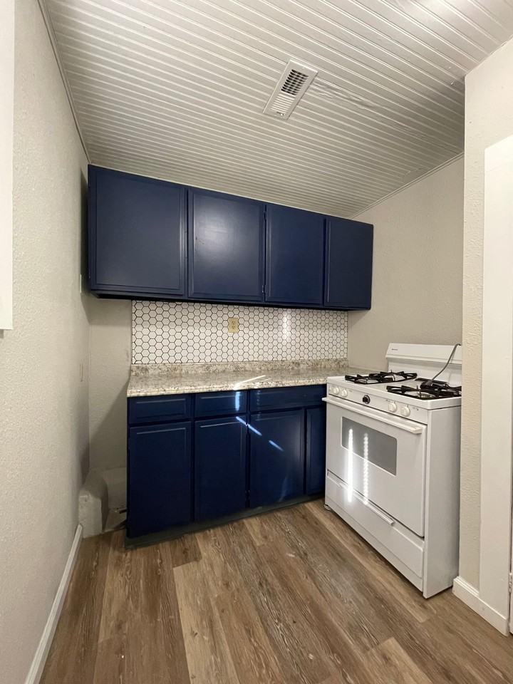 818 N Corona St. - Photo 2 of 5
