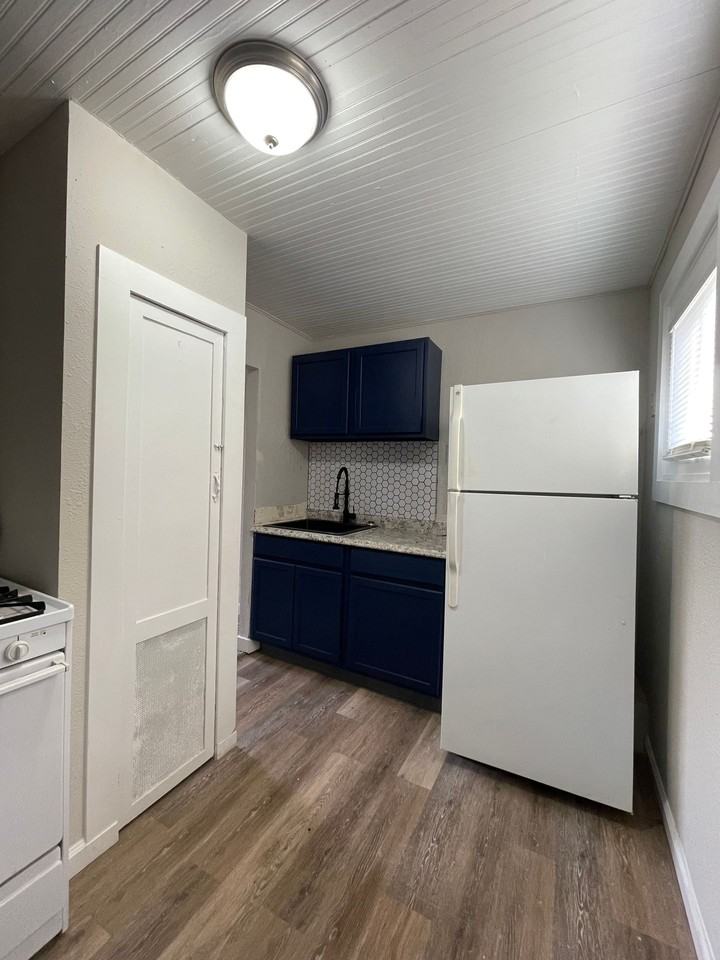 818 N Corona St. - Photo 3 of 5