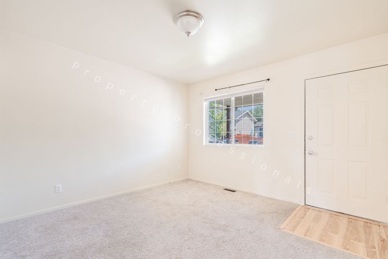 1015 Domelby Ct - Photo 2 of 17