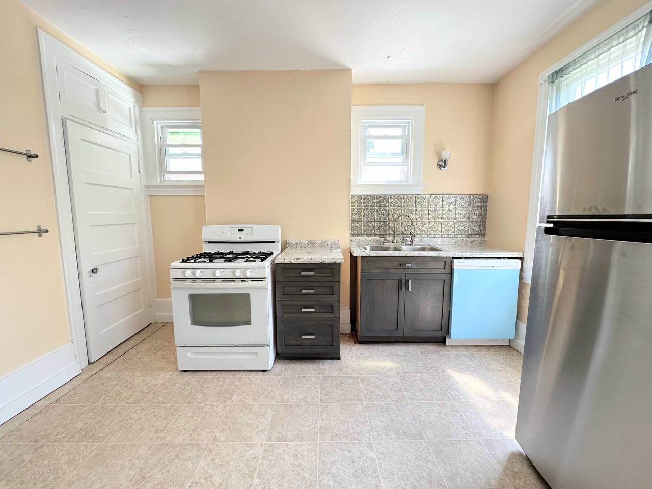 833 S Trenton Ave #833 - Photo 5 of 21