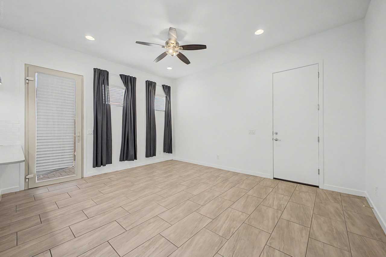 19670 W Flower St #1 - Photo 5 of 28