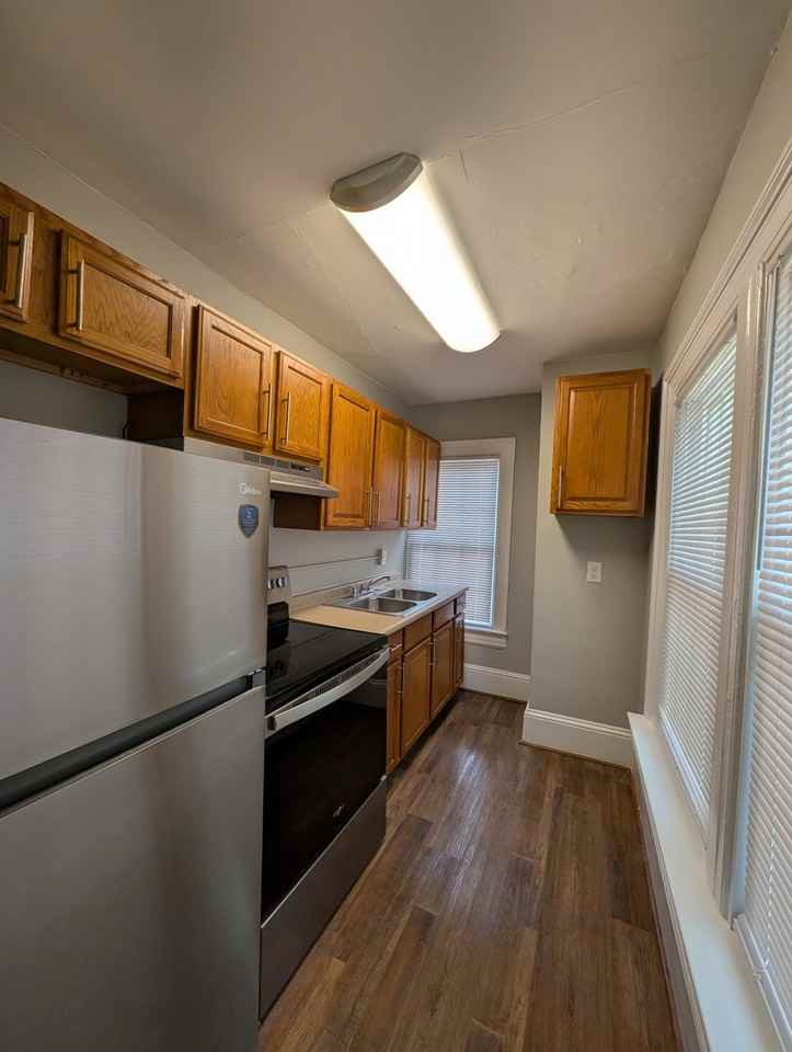 222 W 5th Ave #C - Photo 5 of 9