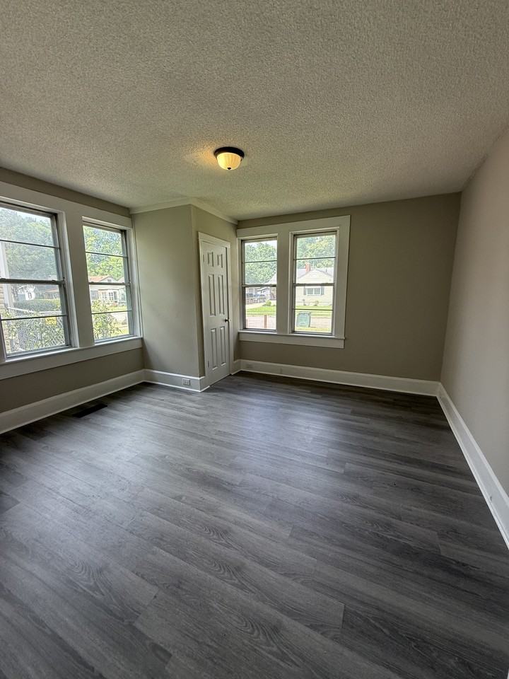 5509 Court P #1 - Photo 6 of 13