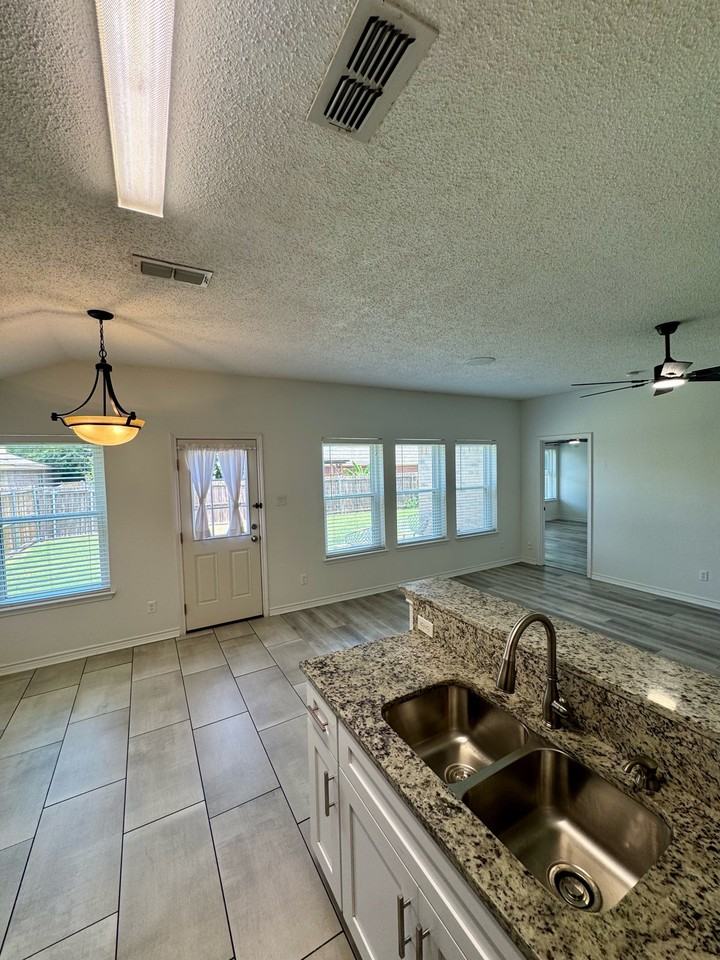 2304 Corral Dr #1 - Photo 6 of 16