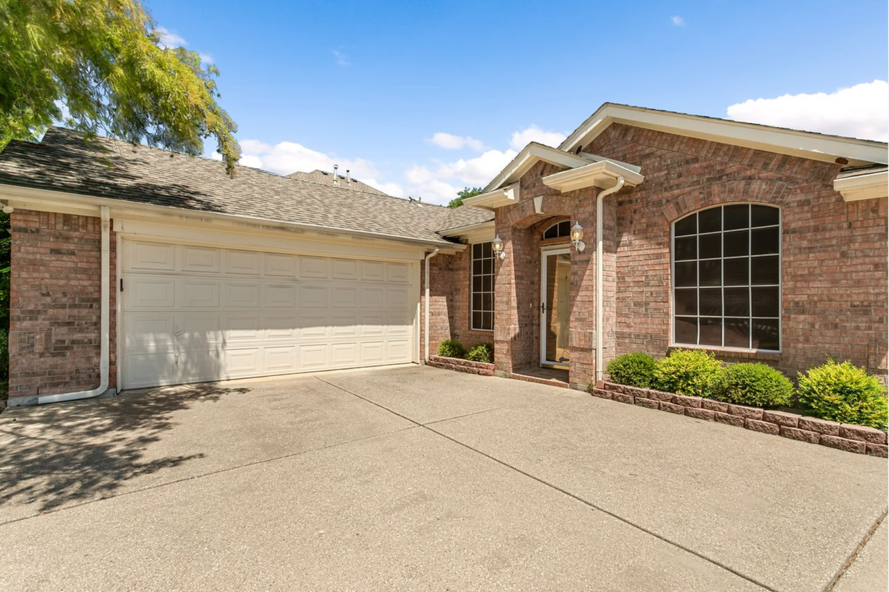 1711 Grand Canyon Way - Photo 3 of 30