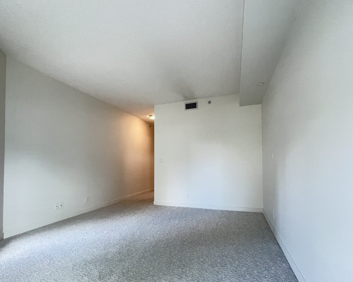788 12 Avenue Southwest #204 - Photo 4 of 19