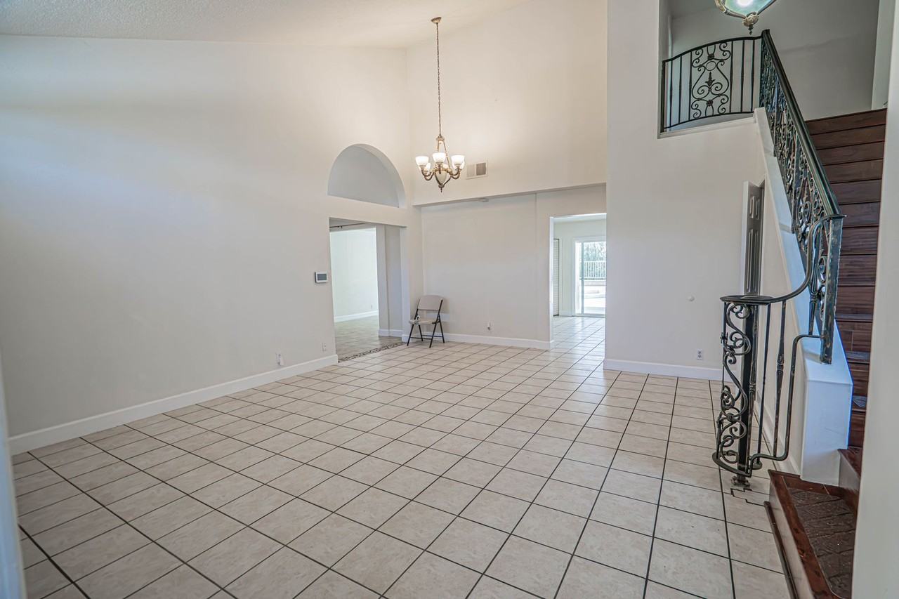 27727 Spandau Dr - Photo 3 of 31