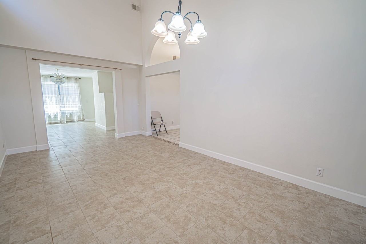 27727 Spandau Dr - Photo 5 of 31