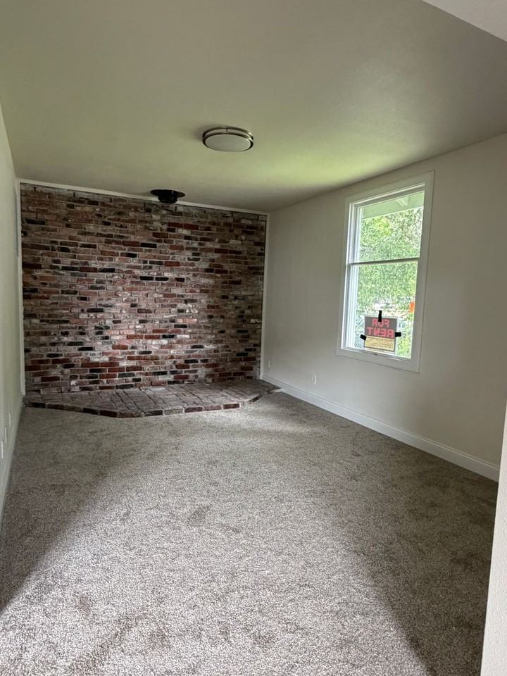 421 Golden Ave - Photo 2 of 13