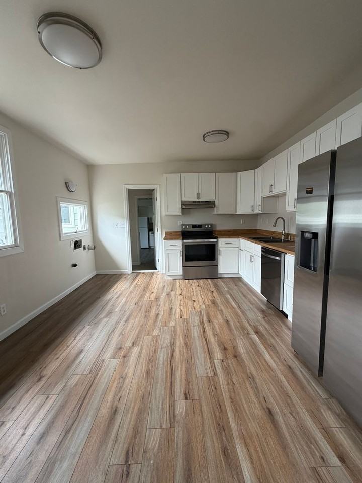 421 Golden Ave - Photo 4 of 13