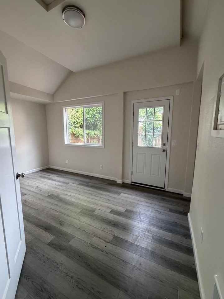 421 Golden Ave - Photo 6 of 13