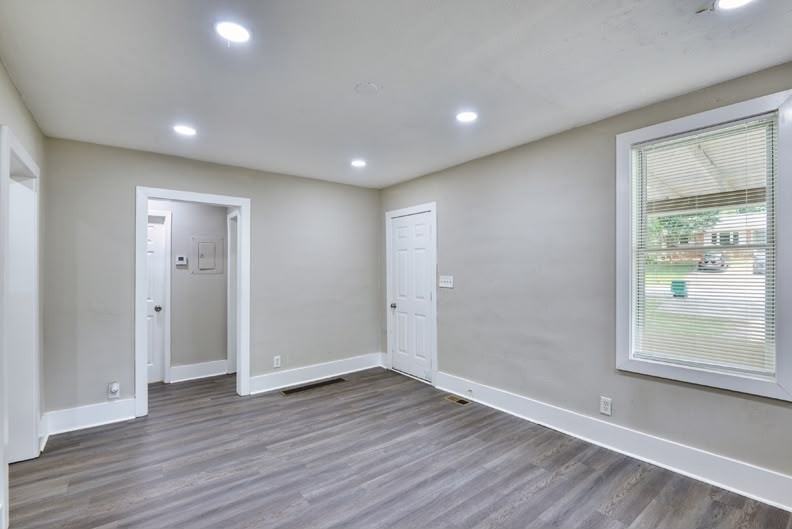 1888 Vesta Ave #1 - Photo 3 of 6