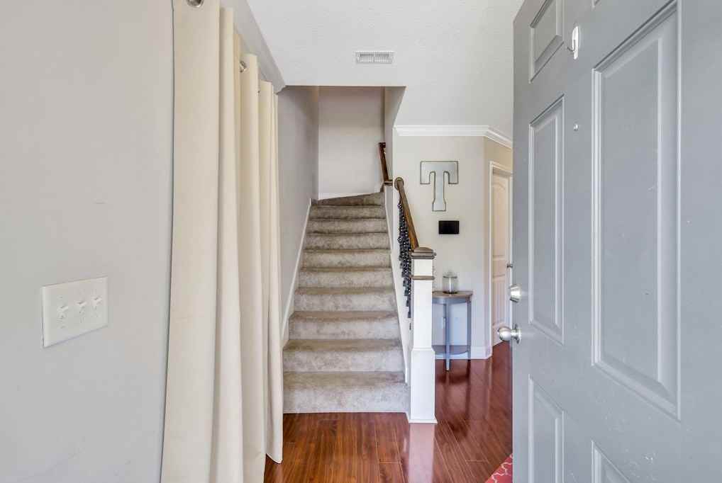 203 Grandview Dr #1 - Photo 5 of 21