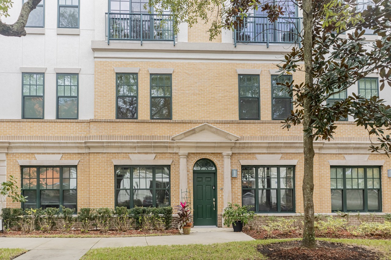 1661 Riverside Ave #118